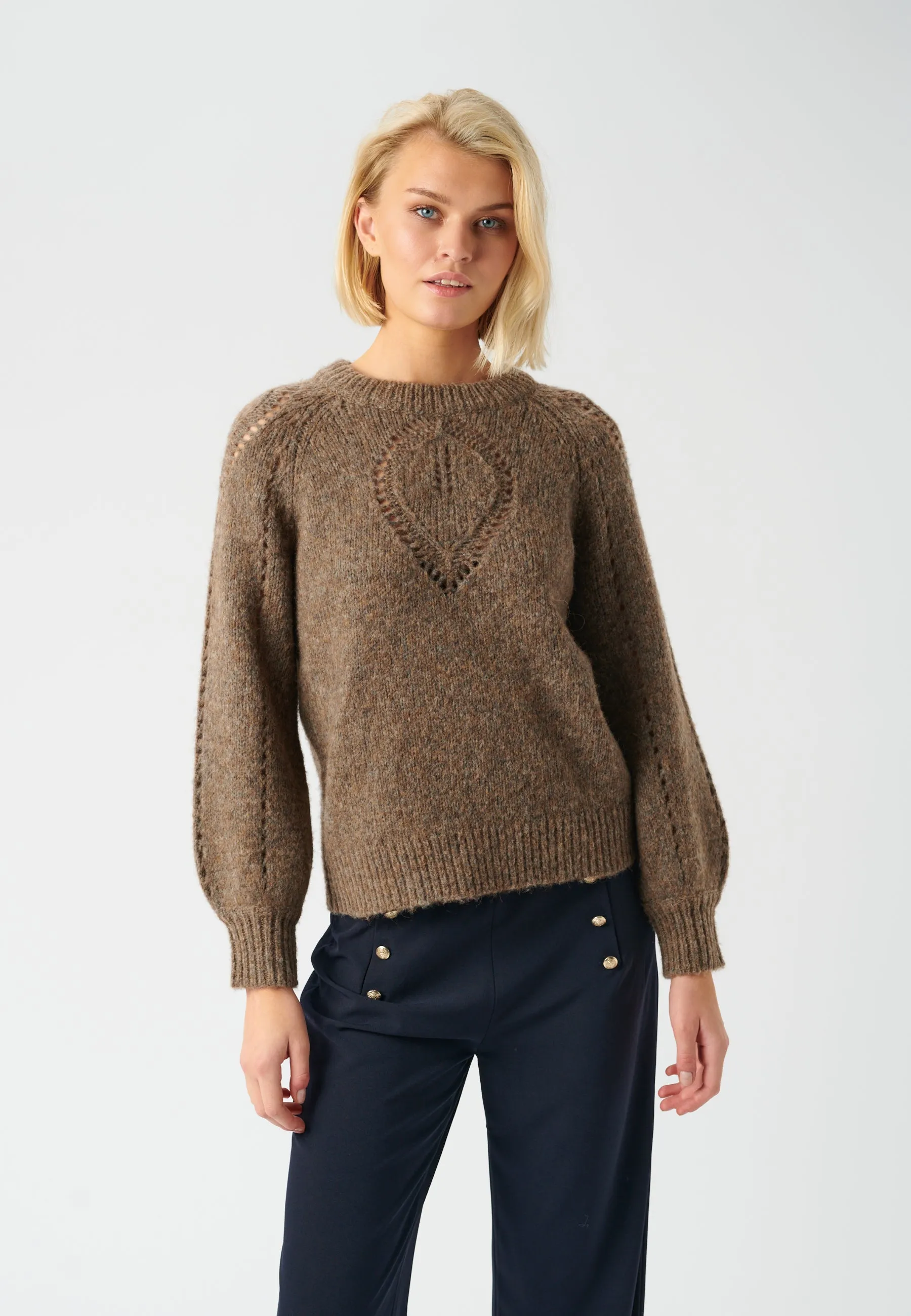 CORINA-Walnut