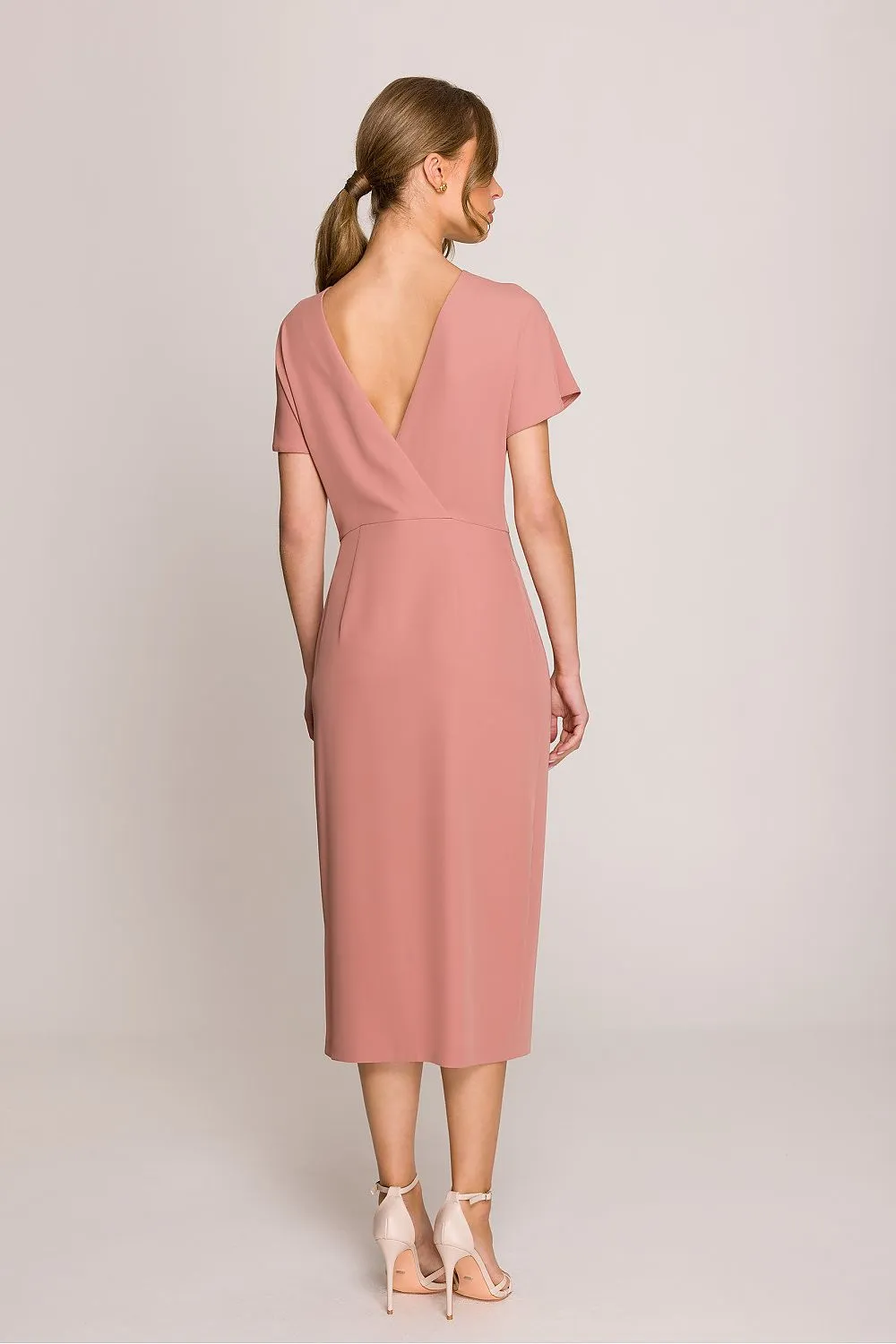 Elegant short sleeves fitted cut dress