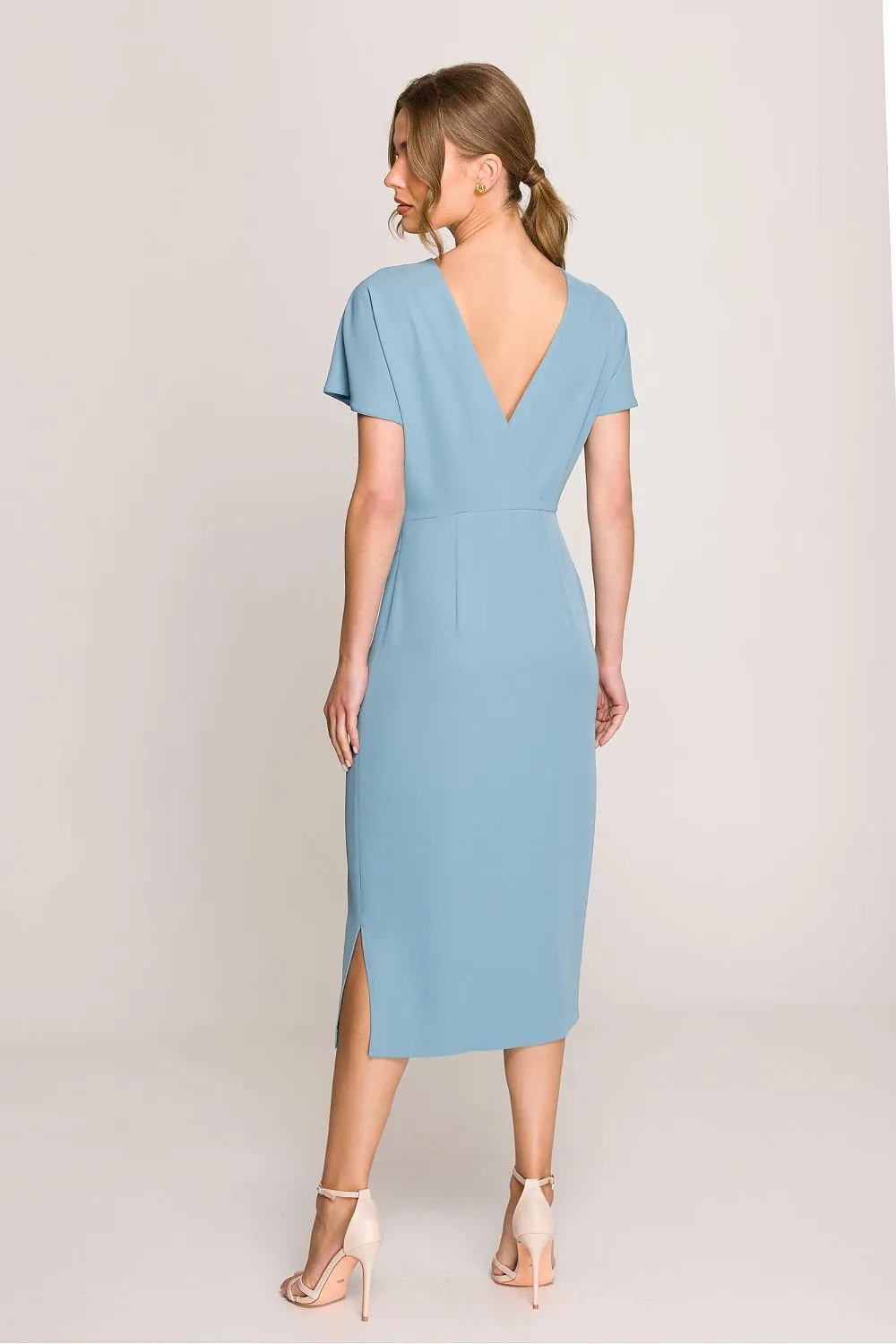 Elegant short sleeves fitted cut dress