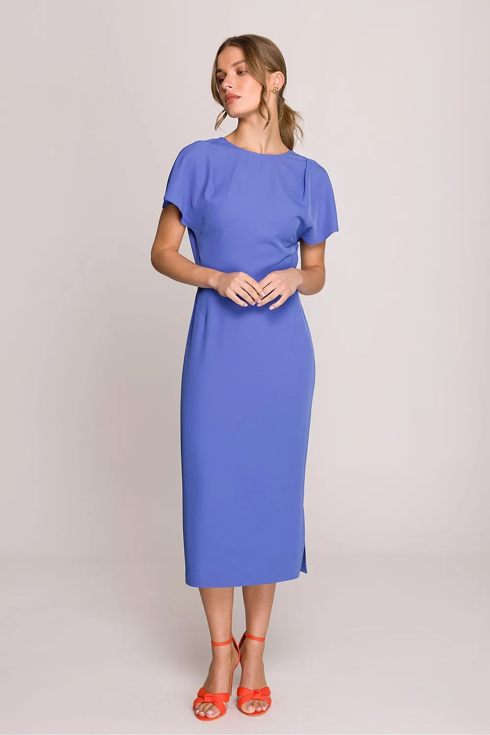 Elegant short sleeves fitted cut dress