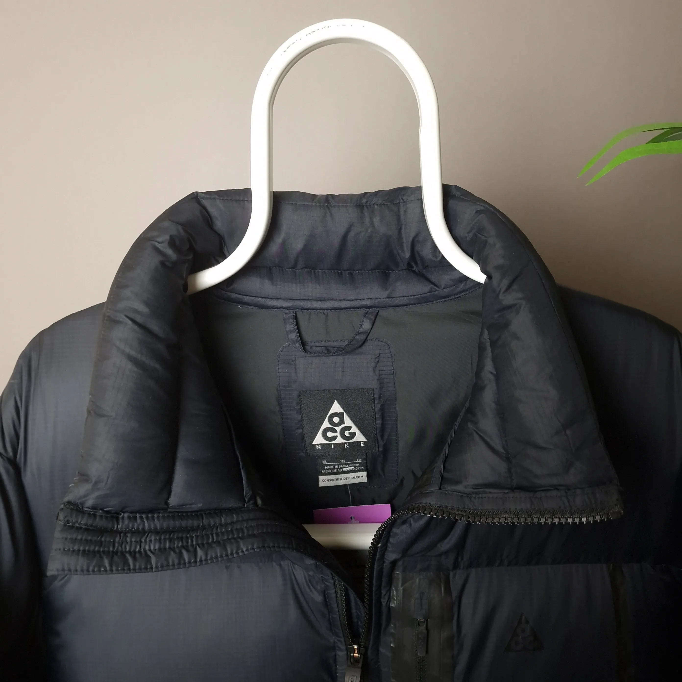 Nike ACG goose down 550 fill puffer jacket in black - XL