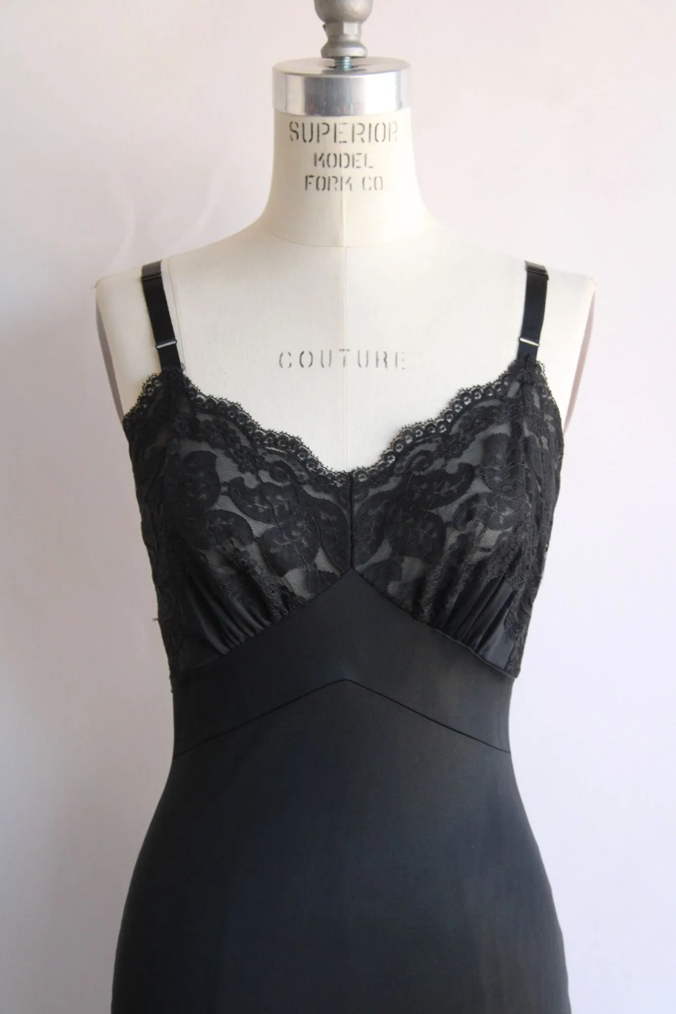 Vintage 1950s Black Val Modes Slip Size 32